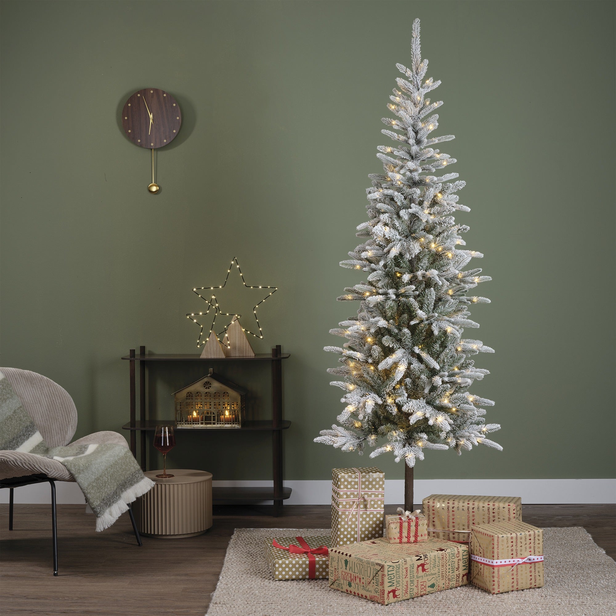 Everlands 180 cm Alpbach Pre-lit Snowy Christmas Tree